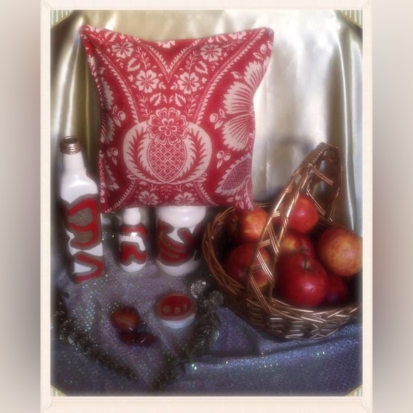 Hand Crafted Ancient Mysteries Gypsy Bottles&BakedApple Pillow Set - Picture 2 of 11